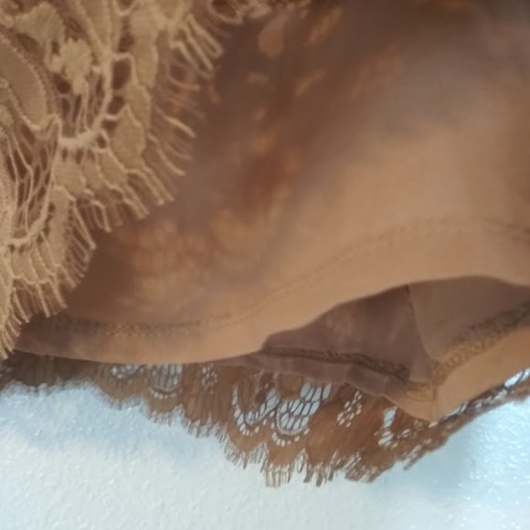 Taylor & Sage women's size M brown floral top - Picture 4 of 14